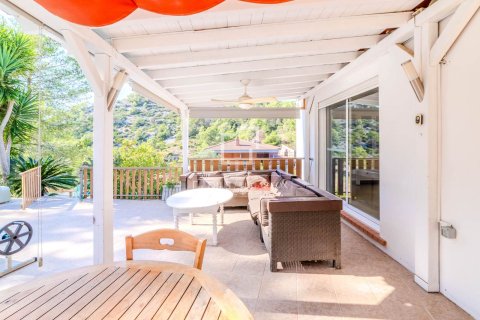 Villa for sale in Sitges, Barcelona, Spain 4 bedrooms, 181 sq.m. No. 150299 - photo 5