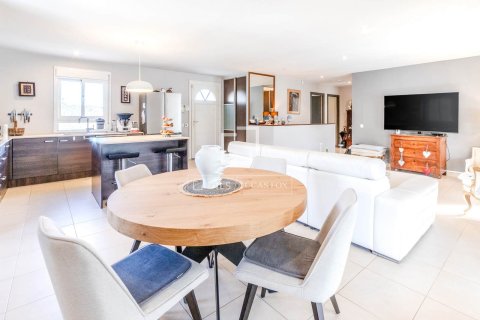 Villa for sale in Sitges, Barcelona, Spain 4 bedrooms, 181 sq.m. No. 150299 - photo 2