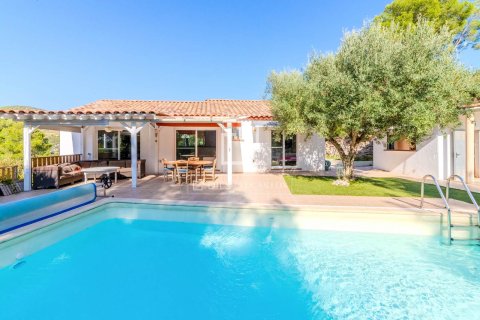 Villa in Sitges, Barcelona, Spain 4 bedrooms, 181 sq.m. No. 150299