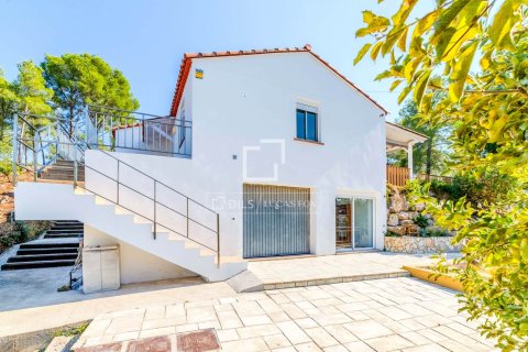 Villa for sale in Sitges, Barcelona, Spain 4 bedrooms, 181 sq.m. No. 150299 - photo 3