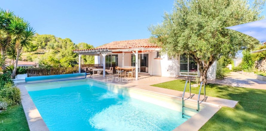 Huvila Sitges, Barcelona, Espanja 4 makuuhuonetta, 181 m2 No. 150299