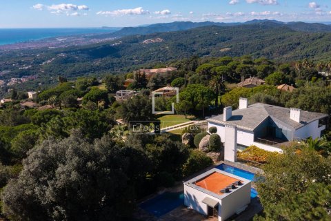 Villa for sale in Sant Andreu de Llavaneres, Barcelona, Spain 6 bedrooms, 1005 sq.m. No. 150293 - photo 19