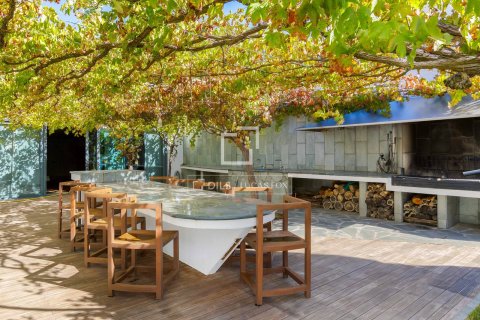 Villa for sale in Sant Andreu de Llavaneres, Barcelona, Spain 6 bedrooms, 1005 sq.m. No. 150293 - photo 14