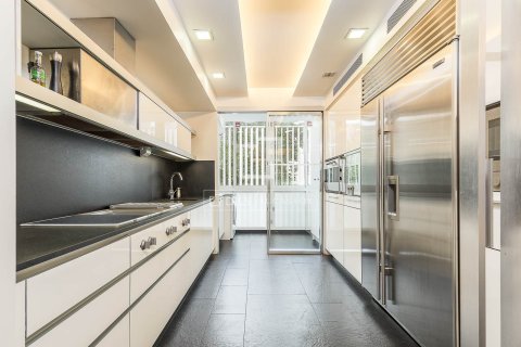 Dzīvoklis pārdošanā Barcelona, Spānijā 5 istabas, 231 m2 Nr. 150297 - attēls 17