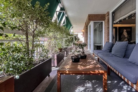 Huoneisto Barcelona, Espanja 5 makuuhuonetta, 231 m2 No. 150297