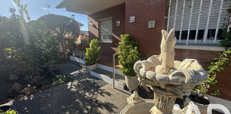 Dom w Parets del Vallès, Barcelona, Hiszpania 4 sypialnie, 206 mkw. nr 153419