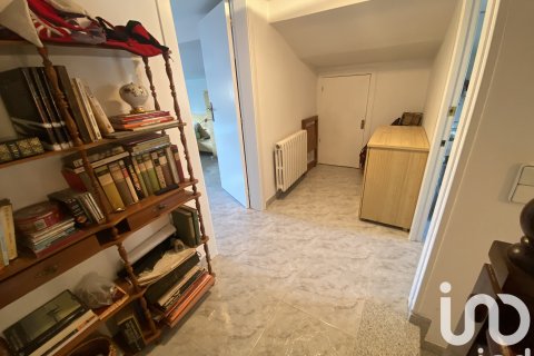 Dom w Parets del Vallès, Barcelona, Hiszpania 4 sypialnie, 206 mkw. nr 153419 – zdjęcie 16