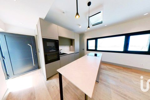 Продажа пентхауса в Мадрид, Испания 2 спальни, 121м2 №153417 - фото 4