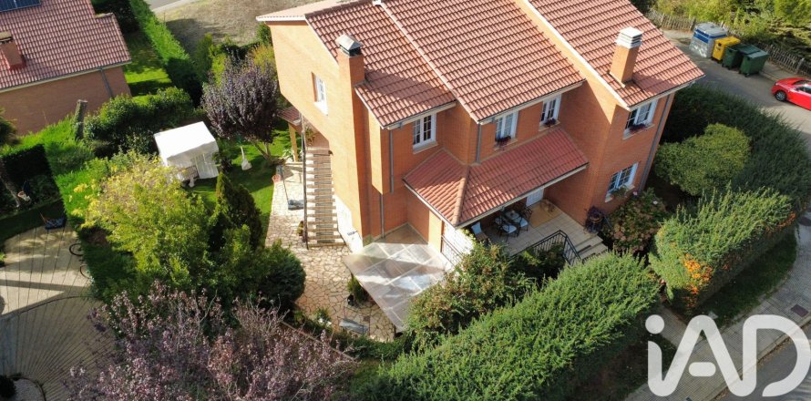 House in Sariegos, Leon, Spanien 6 Schlafzimmer, 387 m2 Nr. 153414