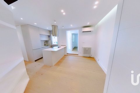 Kattohuoneisto myytävänä Madrid, Espanja, 2 makuuhuonetta, 80 m2 No. 153416 - kuva 7