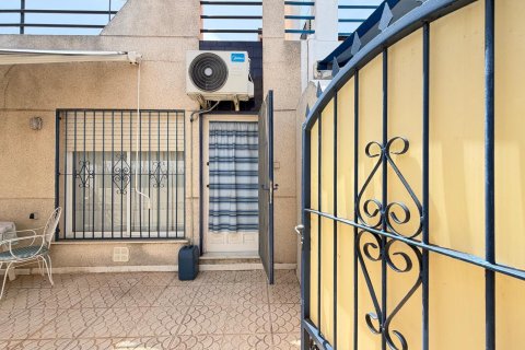 House à vendre à Torrevieja, Alicante, Espagne, 2 chambres, 46 m2 No. 191721 - photo 2