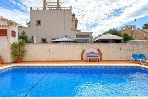 Kaupunkipientalo myytävänä Alicante, Espanja, 3 makuuhuonetta, 101 m2 No. 139497 - kuva 5
