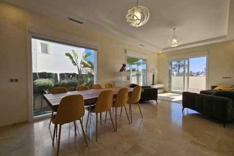 Villa à vendre Alicante, Espagne, 5 chambres, 306 m2 No. 139500 - photo 11