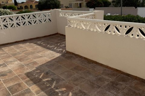 Radhus till salu Torrevieja, Alicante, Spanien 3 sovrum, 86 kvm. Nr. 139499 - foto 3