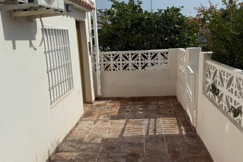 Radhus till salu Torrevieja, Alicante, Spanien 3 sovrum, 86 kvm. Nr. 139499 - foto 5