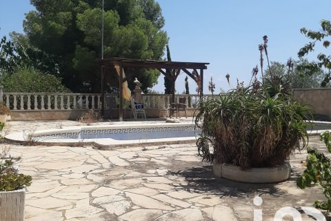 Land plot for sale in La Bisbal Del Penedes, Tarragona, Spain 1200 sq.m. No. 185724 - photo 9