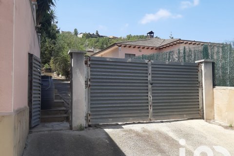 Land plot for sale in La Bisbal Del Penedes, Tarragona, Spain 1200 sq.m. No. 185724 - photo 11