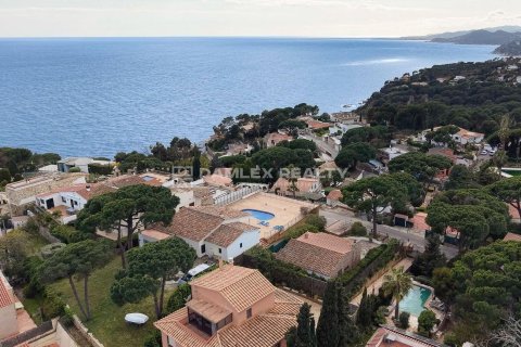 House in Lloret de Mar, Girona, Spain 4 bedrooms, 335 sq.m. No. 177022