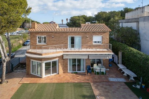 Dom w Palamos, Girona, Hiszpania 6 sypialni, 405 mkw. nr 177021 – zdjęcie 3