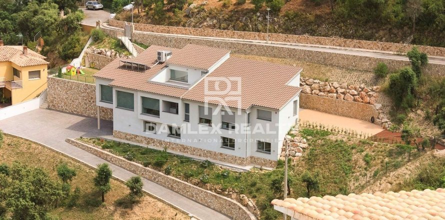 Villa à Platja D'aro, Girona, Espagne 4 chambres, 358 m2 No. 177024