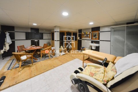 Willa w Lloret de Mar, Girona, Hiszpania 5 sypialni, 360 mkw. nr 177023 – zdjęcie 17