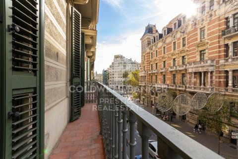 Lägenhet till salu i Barcelona, Spanien 3 sovrum, 110 kvm. Nr. 157600 - foto 3