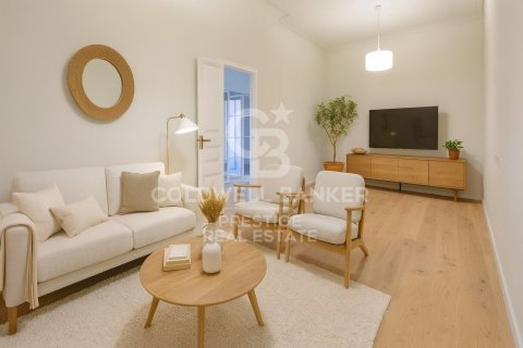 Apartamento en venta en Barcelona, España 4 dormitorios, 150 m2 No. 157599 - foto 7