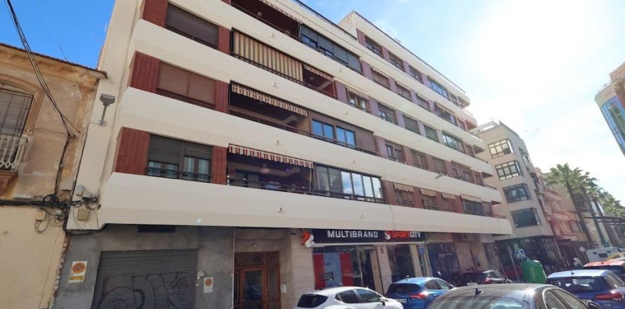 Apartamento en Torrevieja, Alicante, España 3 dormitorios, 117 m2 No. 149284