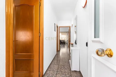 House à vendre à Sabadell, Barcelona, Espagne, 3 chambres, 138 m2 No. 166968 - photo 3