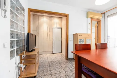 House à vendre à Sabadell, Barcelona, Espagne, 3 chambres, 138 m2 No. 166968 - photo 5