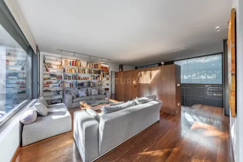 House for sale in Barcelona, Spain 4 bedrooms, 302 sq.m. No. 166963 - photo 4