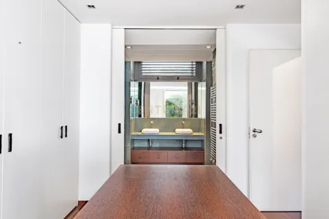 House for sale in Barcelona, Spain 4 bedrooms, 302 sq.m. No. 166963 - photo 22
