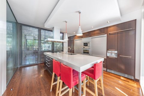House for sale in Barcelona, Spain 4 bedrooms, 302 sq.m. No. 166963 - photo 10