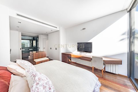 House for sale in Barcelona, Spain 4 bedrooms, 302 sq.m. No. 166963 - photo 21