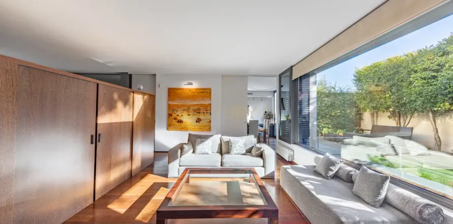 House in Barcelona, Spain 4 bedrooms, 302 sq.m. No. 166963