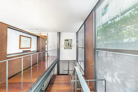 House for sale in Barcelona, Spain 4 bedrooms, 302 sq.m. No. 166963 - photo 17