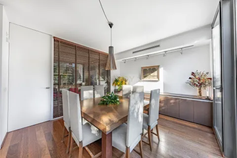 House for sale in Barcelona, Spain 4 bedrooms, 302 sq.m. No. 166963 - photo 7