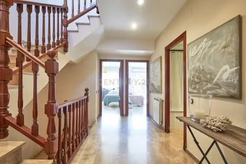 House à vendre à Badalona, Barcelona, Espagne, 4 chambres, 204 m2 No. 166964 - photo 17
