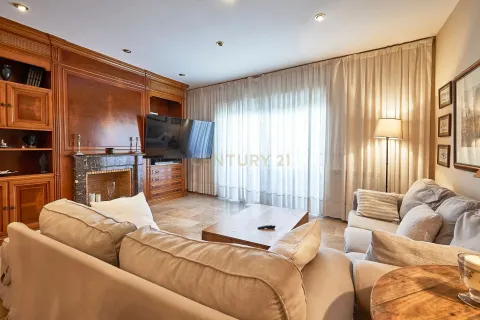 House à vendre à Badalona, Barcelona, Espagne, 4 chambres, 204 m2 No. 166964 - photo 4