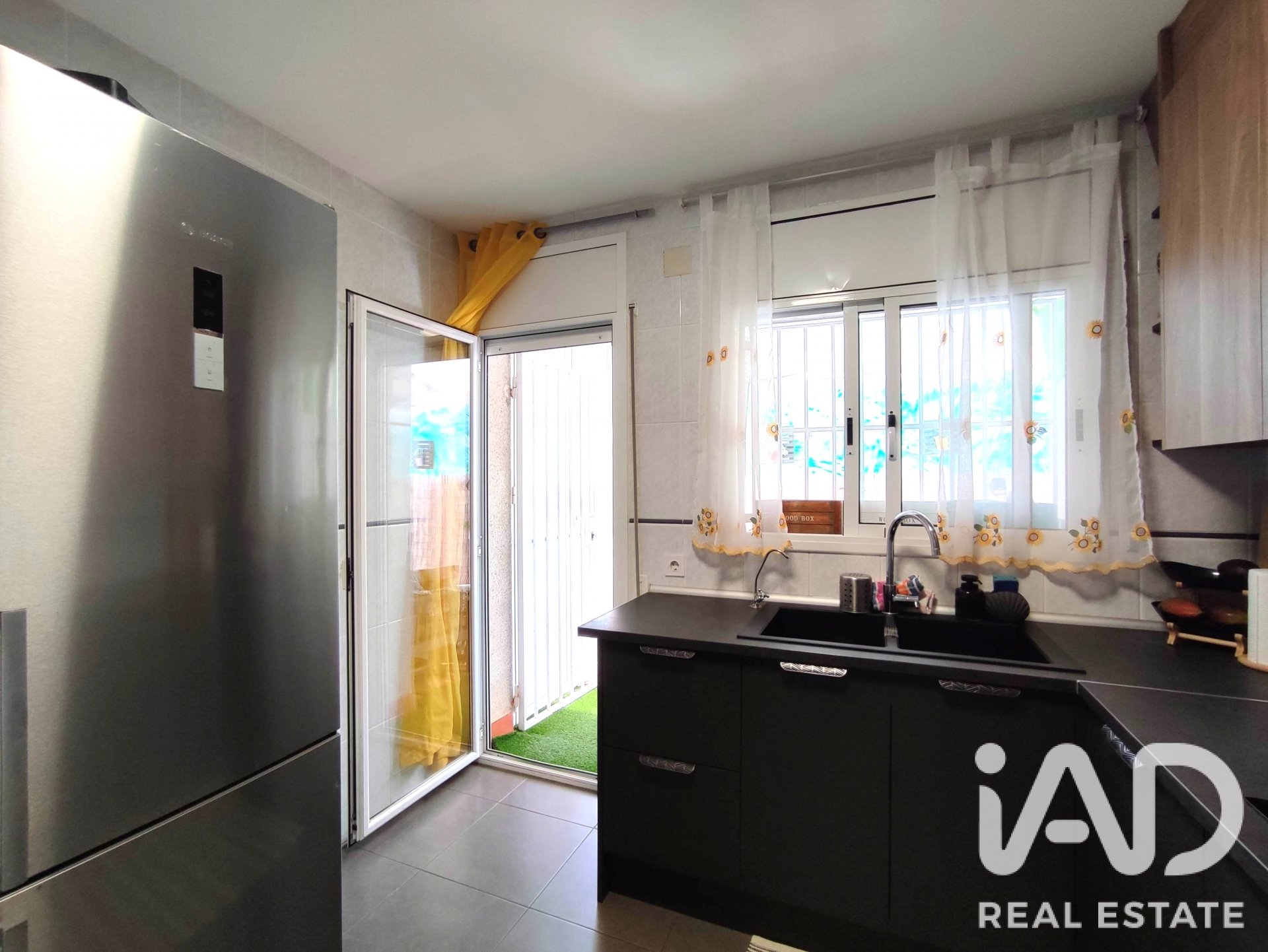 Townhouse à Cubelles, Barcelona, Espagne 5 chambres, 138 m2 No. 195015