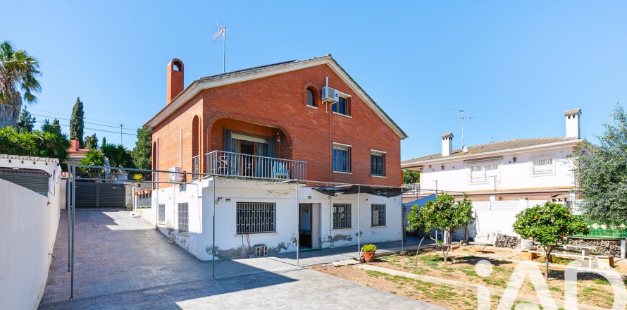 Casa a El Vendrell, Tarragona, Spagna 6 camere da letto, 227 mq. N° 172651