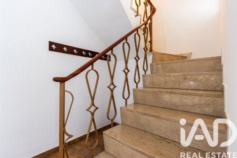 House for sale in El Masnou, Barcelona, Spain 5 bedrooms, 188 sq.m. No. 172654 - photo 22