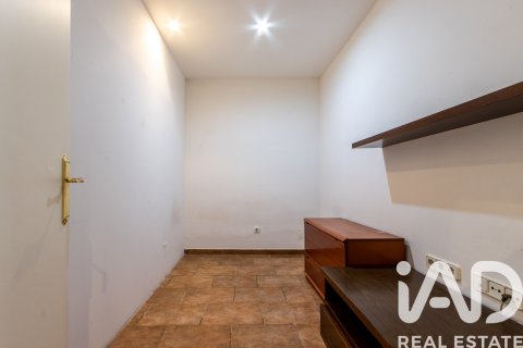 House for sale in El Masnou, Barcelona, Spain 5 bedrooms, 188 sq.m. No. 172654 - photo 6