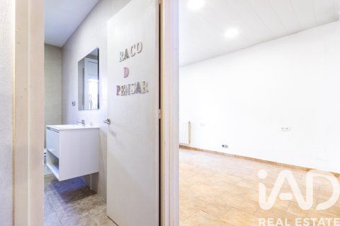 House for sale in El Masnou, Barcelona, Spain 5 bedrooms, 188 sq.m. No. 172654 - photo 29
