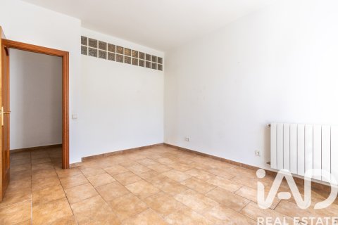 House for sale in El Masnou, Barcelona, Spain 5 bedrooms, 188 sq.m. No. 172654 - photo 21