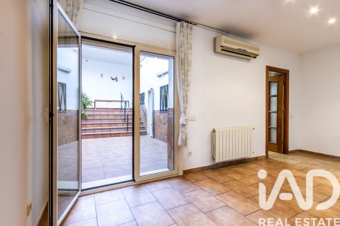 House for sale in El Masnou, Barcelona, Spain 5 bedrooms, 188 sq.m. No. 172654 - photo 15