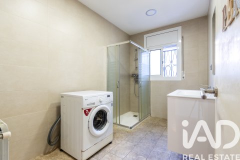 House for sale in El Masnou, Barcelona, Spain 5 bedrooms, 188 sq.m. No. 172654 - photo 30