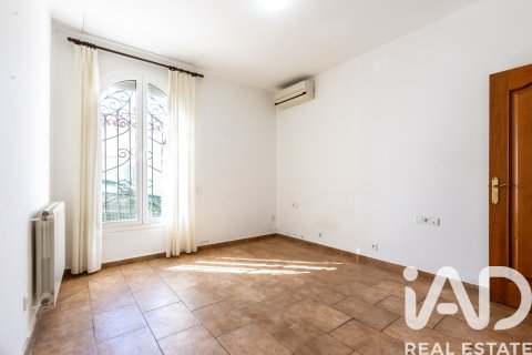 House for sale in El Masnou, Barcelona, Spain 5 bedrooms, 188 sq.m. No. 172654 - photo 20