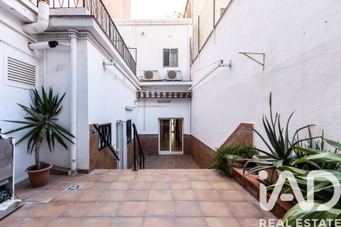 House in El Masnou, Barcelona, Spain 5 bedrooms, 188 sq.m. No. 172654
