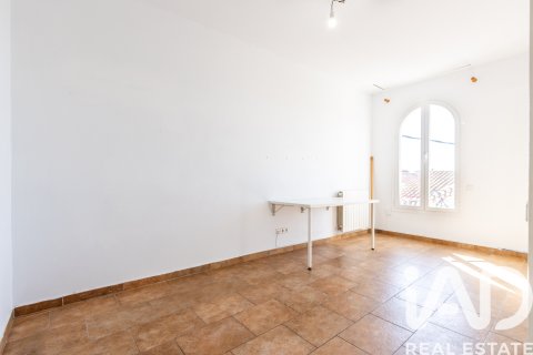 House for sale in El Masnou, Barcelona, Spain 5 bedrooms, 188 sq.m. No. 172654 - photo 24